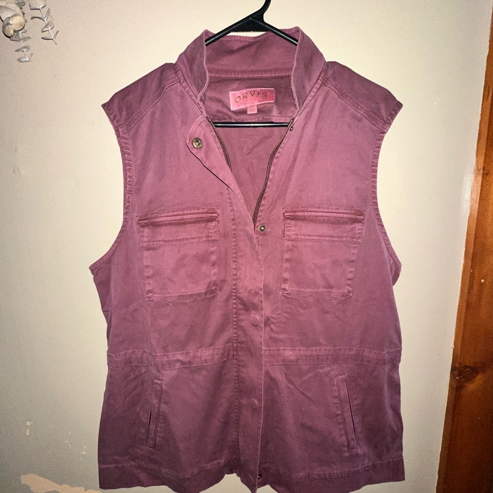 Orvis Mauve lightweight canvas Vest- women’s medium
